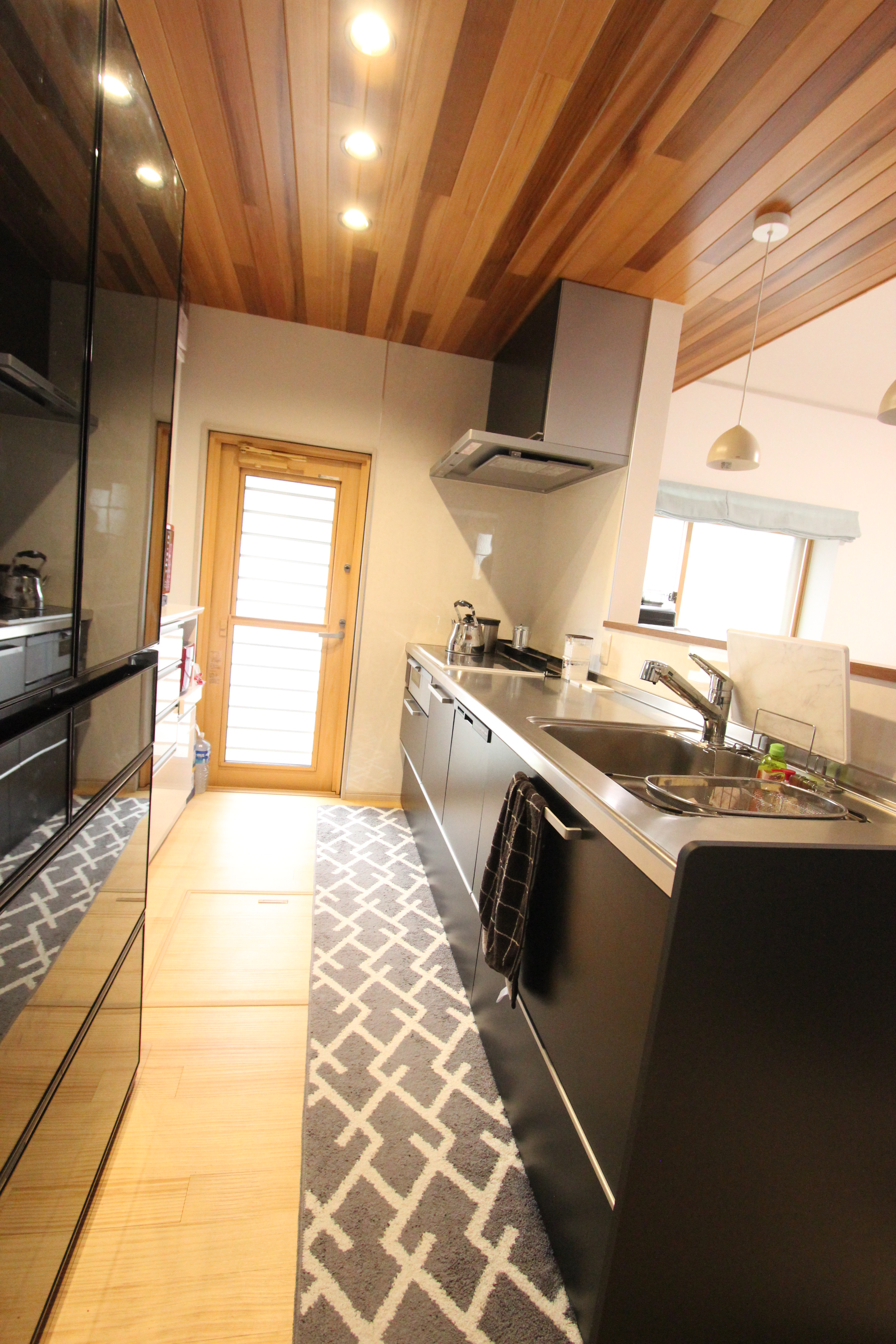 キッチン勝手口