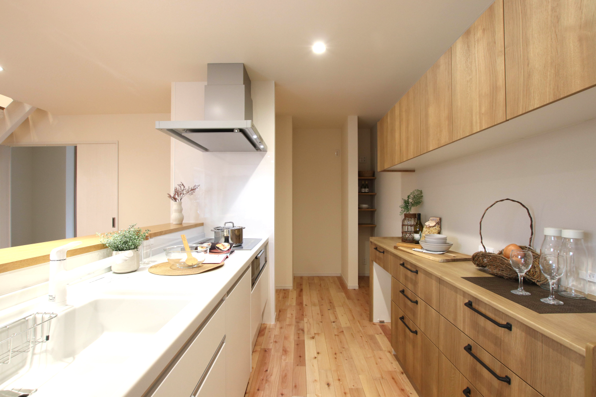 木目調の優しいキッチンスペース